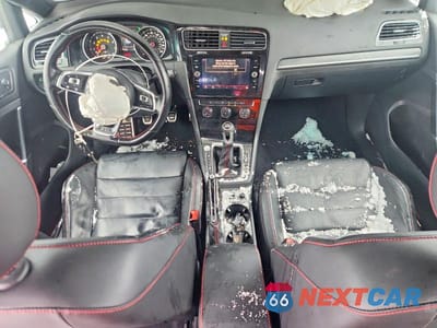 Zdjęcie 8 z 13 samochodu: 2018 VOLKSWAGEN GTI S VIN:3VW547AU7JM252487 - miniatura