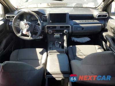 Zdjęcie 8 z 11 samochodu: 2024 TOYOTA TACOMA DOUBLE CAB VIN:3TYKD5HN9RT009028 - miniatura