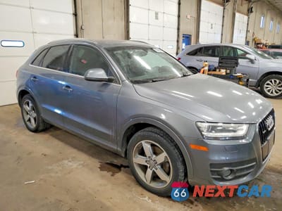 Czwarte zdjęcie samochodu z boku: 2015 AUDI Q3 PREMIUM PLUS VIN:WA1EFCFS2FR010851 - miniatura