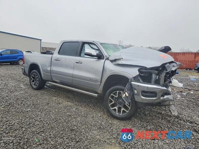 Czwarte zdjęcie samochodu z boku: 2025 RAM 1500 LARAMIE VIN:1C6SRFRP6SN502512 - miniatura