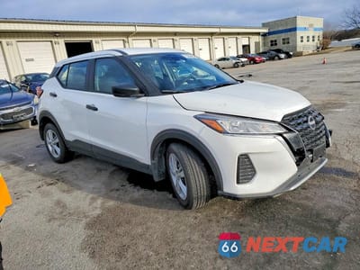 Czwarte zdjęcie samochodu z boku: 2025 NISSAN KICKS PLAY S VIN:3N1CP5BV7SL474518 - miniatura