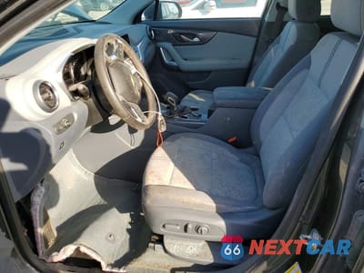 Zdjęcie 7 z 13 samochodu: 2019 CHEVROLET BLAZER 1LT VIN:3GNKBBRA2KS685499 - miniatura