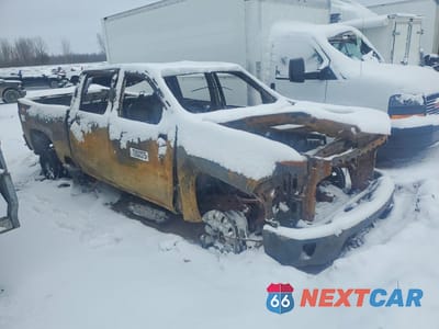 Czwarte zdjęcie samochodu z boku: 2024 CHEVROLET SILVERADO K2500 CUSTOM VIN:1GC4YME70RF468781 - miniatura