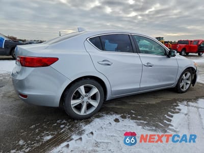 Trzecie zdjęcie samochodu z tyłu: 2013 ACURA ILX 20 PREMIUM VIN:19VDE1F52DE022325 - miniatura