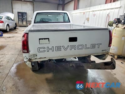 Zdjęcie 6 z 12 samochodu: 1988 CHEVROLET GMT-400 K2500 VIN:1GCFK24K5JZ172792 - miniatura