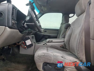Zdjęcie 7 z 13 samochodu: 2001 CHEVROLET SUBURBAN C1500 VIN:3GNEC16T51G126914 - miniatura