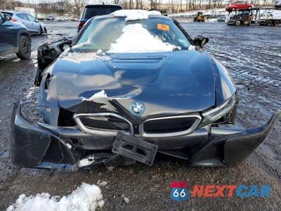 Piąte zdjęcie samochodu w środku: 2019 BMW I8 VIN:WBY2Z4C5XKVB81807 - miniatura