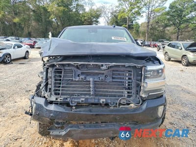 Piąte zdjęcie samochodu w środku: 2017 CHEVROLET SILVERADO K1500 HIGH COUNTRY VIN:3GCUKTEJ4HG226273 - miniatura