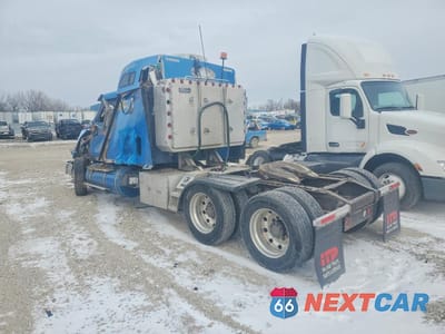 Trzecie zdjęcie samochodu z tyłu: 2000 INTERNATIONAL 9400 9400I - SEMI TRUCK VIN:2HSCNAER2YC042368 - miniatura