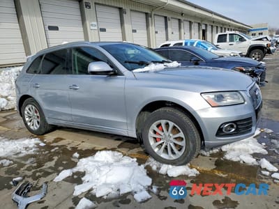 Czwarte zdjęcie samochodu z boku: 2017 AUDI Q5 PREMIUM VIN:WA1C2AFP5HA058073 - miniatura