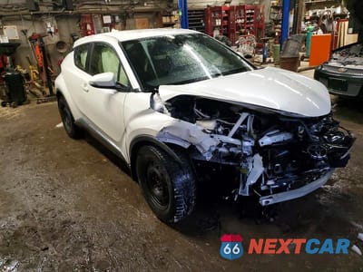 Czwarte zdjęcie samochodu z boku: 2019 TOYOTA C-HR XLE VIN:JTNKHMBX8K1041486 - miniatura