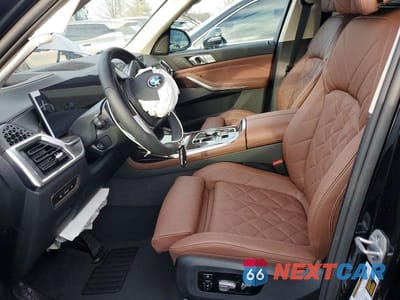 Zdjęcie 7 z 12 samochodu: 2026 BMW X7 XDRIVE40I VIN:5UX23EM01T9266620 - miniatura