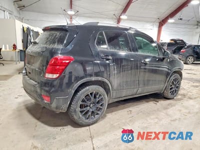 Trzecie zdjęcie samochodu z tyłu: 2020 CHEVROLET TRAX 1LT VIN:KL7CJLSB7LB352105 - miniatura