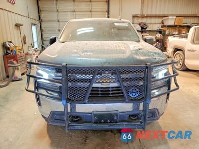 Piąte zdjęcie samochodu w środku: 2022 CHEVROLET SILVERADO LTD K1500 LT VIN:3GCUYDED7NG132110 - miniatura