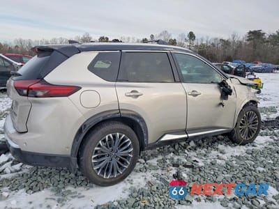 Trzecie zdjęcie samochodu z tyłu: 2025 NISSAN ROGUE PLATINUM VIN:JN8BT3DC9SW102679 - miniatura