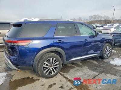 Trzecie zdjęcie samochodu z tyłu: 2022 NISSAN PATHFINDER PLATINUM VIN:5N1DR3DK9NC268227 - miniatura