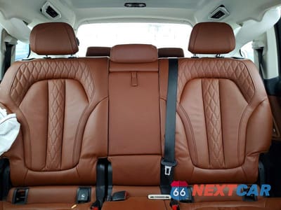 Zdjęcie 10 z 12 samochodu: 2021 BMW X7 XDRIVE40I VIN:5UXCW2C07M9G15795 - miniatura