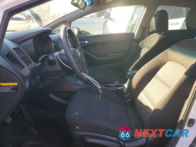 Zdjęcie 7 z 12 samochodu: 2016 KIA FORTE LX VIN:KNAFK4A67G5551342 - miniatura