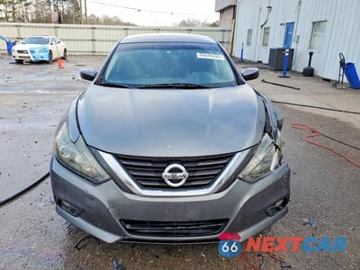 Piąte zdjęcie samochodu w środku: 2016 NISSAN ALTIMA 2.5 SR VIN:1N4AL3AP3GC180338 - miniatura