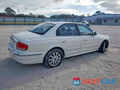 Trzecie zdjęcie samochodu z tyłu: 2004 HYUNDAI SONATA GLS VIN:KMHWF35H94A061903 - miniatura