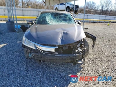Piąte zdjęcie samochodu w środku: 2017 HONDA ACCORD SPORT VIN:1HGCR2F58HA077479 - miniatura