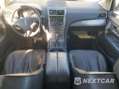 Zdjęcie 8 z 14 samochodu: 2011 LINCOLN MKX VIN:2LMDJ6JK1BBJ11871 - miniatura