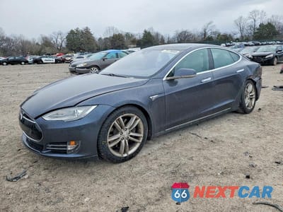 2016 TESLA MODEL S 5YJSA1E25GF123844 - główne zdjęcie licytacji z USA - miniatura