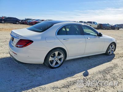 Trzecie zdjęcie samochodu z tyłu: 2019 MERCEDES-BENZ E 300 4MATIC VIN:WDDZF4KB8KA555289 - miniatura