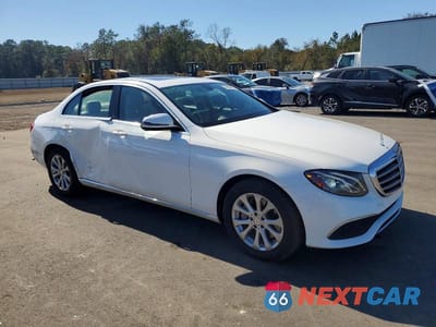 Czwarte zdjęcie samochodu z boku: 2017 MERCEDES-BENZ E 300 VIN:WDDZF4JB5HA096071 - miniatura