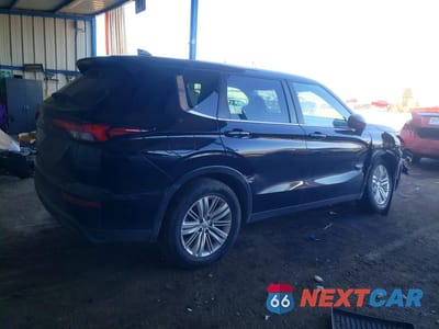 Trzecie zdjęcie samochodu z tyłu: 2023 MITSUBISHI OUTLANDER ES VIN:JA4J4TA83PZ010438 - miniatura