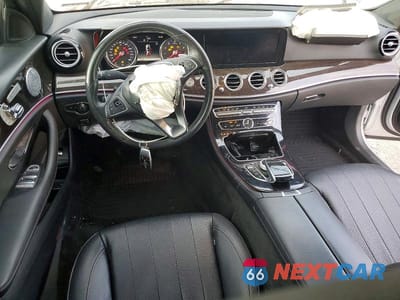 Zdjęcie 8 z 11 samochodu: 2018 MERCEDES-BENZ E 300 4MATIC VIN:WDDZF4KB3JA373546 - miniatura