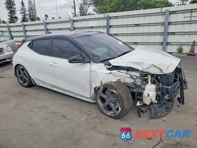 Czwarte zdjęcie samochodu z boku: 2020 HYUNDAI VELOSTER TURBO VIN:KMHTH6AB5LU023484 - miniatura