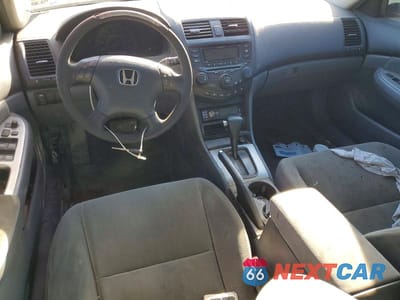 Zdjęcie 8 z 12 samochodu: 2003 HONDA ACCORD EX VIN:1HGCM56663A069771 - miniatura
