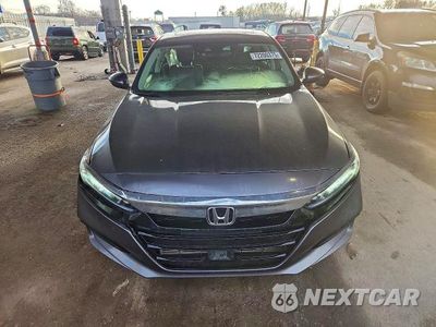 Piąte zdjęcie samochodu w środku: 2018 HONDA ACCORD TOURING VIN:1HGCV1F9XJA087168 - miniatura