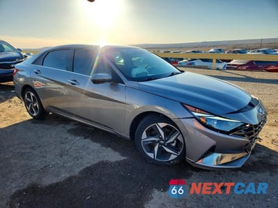 Czwarte zdjęcie samochodu z boku: 2022 HYUNDAI ELANTRA SEL VIN:KMHLN4AG5NU339012 - miniatura