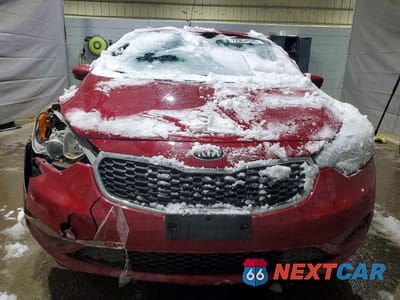 Piąte zdjęcie samochodu w środku: 2016 KIA FORTE LX VIN:KNAFK4A61G5609218 - miniatura
