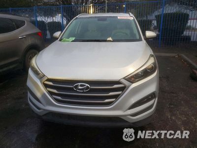 Piąte zdjęcie samochodu w środku: 2017 HYUNDAI TUCSON LIM VIN:KM8J33A4XHU564902 - miniatura