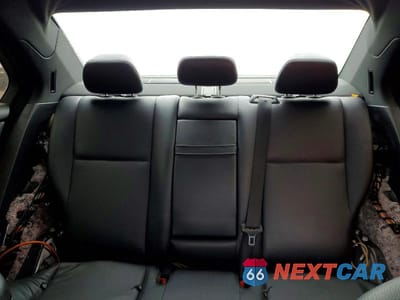 Zdjęcie 10 z 13 samochodu: 2014 MERCEDES-BENZ C 250 VIN:WDDGF4HB1EG222948 - miniatura