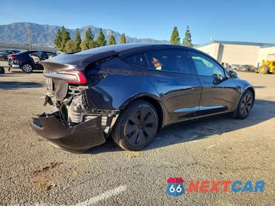 Trzecie zdjęcie samochodu z tyłu: 2024 TESLA MODEL 3 VIN:5YJ3E1EA0RF832930 - miniatura
