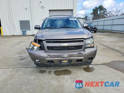 Piąte zdjęcie samochodu w środku: 2011 CHEVROLET TAHOE K1500 LT VIN:1GNSKBE05BR211532 - miniatura