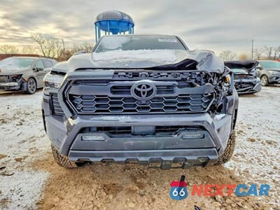 Piąte zdjęcie samochodu w środku: 2024 TOYOTA TACOMA DOUBLE CAB VIN:3TMLB5JN4RM055074 - miniatura