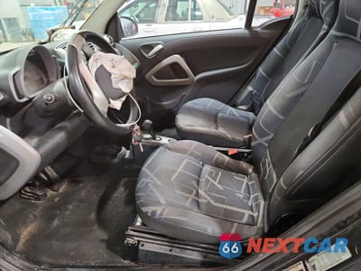 Zdjęcie 7 z 12 samochodu: 2009 SMART FORTWO PURE VIN:WMEEJ31XX9K293098 - miniatura