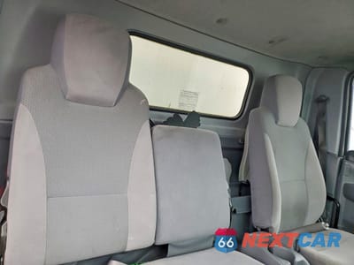 Zdjęcie 11 z 13 samochodu: 2016 ISUZU NPR BOX TRUCK VIN:54DB4W1B9GS806266 - miniatura