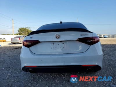 Zdjęcie 6 z 13 samochodu: 2018 ALFA ROMEO GIULIA Q4 VIN:ZARFAEDN1J7573529 - miniatura