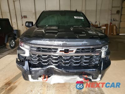 Piąte zdjęcie samochodu w środku: 2022 CHEVROLET SILVERADO K1500 ZR2 VIN:3GCUDHELXNG501262 - miniatura