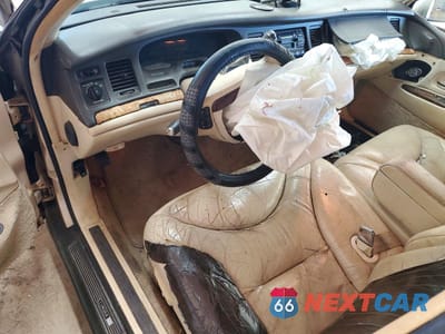 Zdjęcie 8 z 13 samochodu: 1996 LINCOLN TOWN CAR CARTIER VIN:1LNLM83W8TY616580 - miniatura
