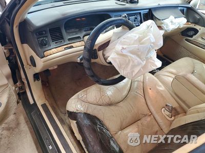 Zdjęcie 8 z 13 samochodu: 1996 LINCOLN TOWN CAR CARTIER VIN:1LNLM83W8TY616580 - miniatura
