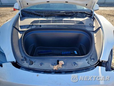 Zdjęcie 11 z 13 samochodu: 2023 TESLA MODEL Y VIN:7SAYGAEE9PF946931 - miniatura