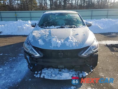 Piąte zdjęcie samochodu w środku: 2019 NISSAN SENTRA S VIN:3N1AB7AP2KY235594 - miniatura