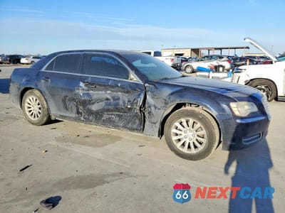 Czwarte zdjęcie samochodu z boku: 2012 CHRYSLER 300 VIN:2C3CCAAG1CH107214 - miniatura